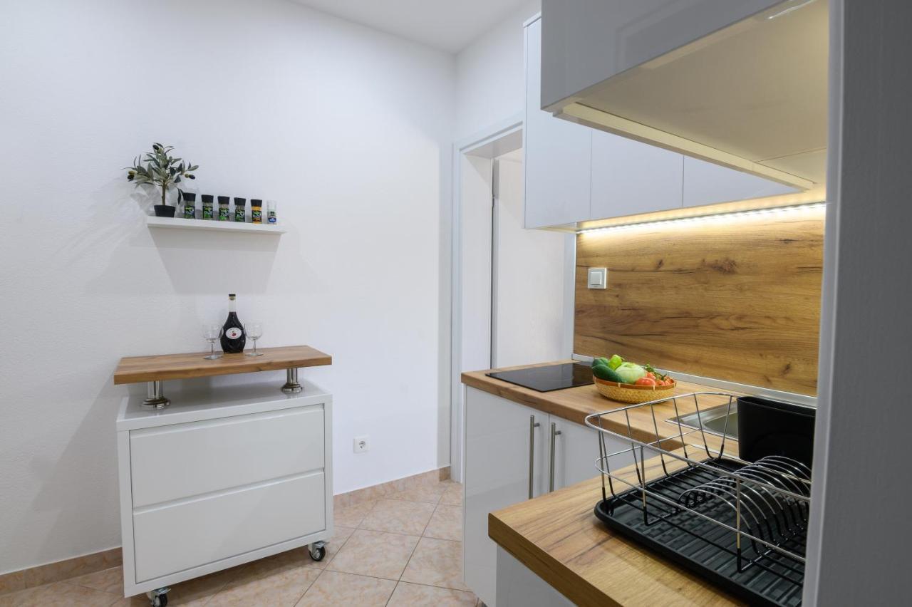 Apartments Blatancic Vodice Ngoại thất bức ảnh